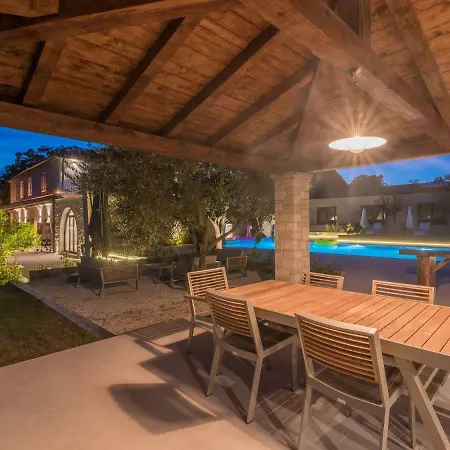 Villa Lv
